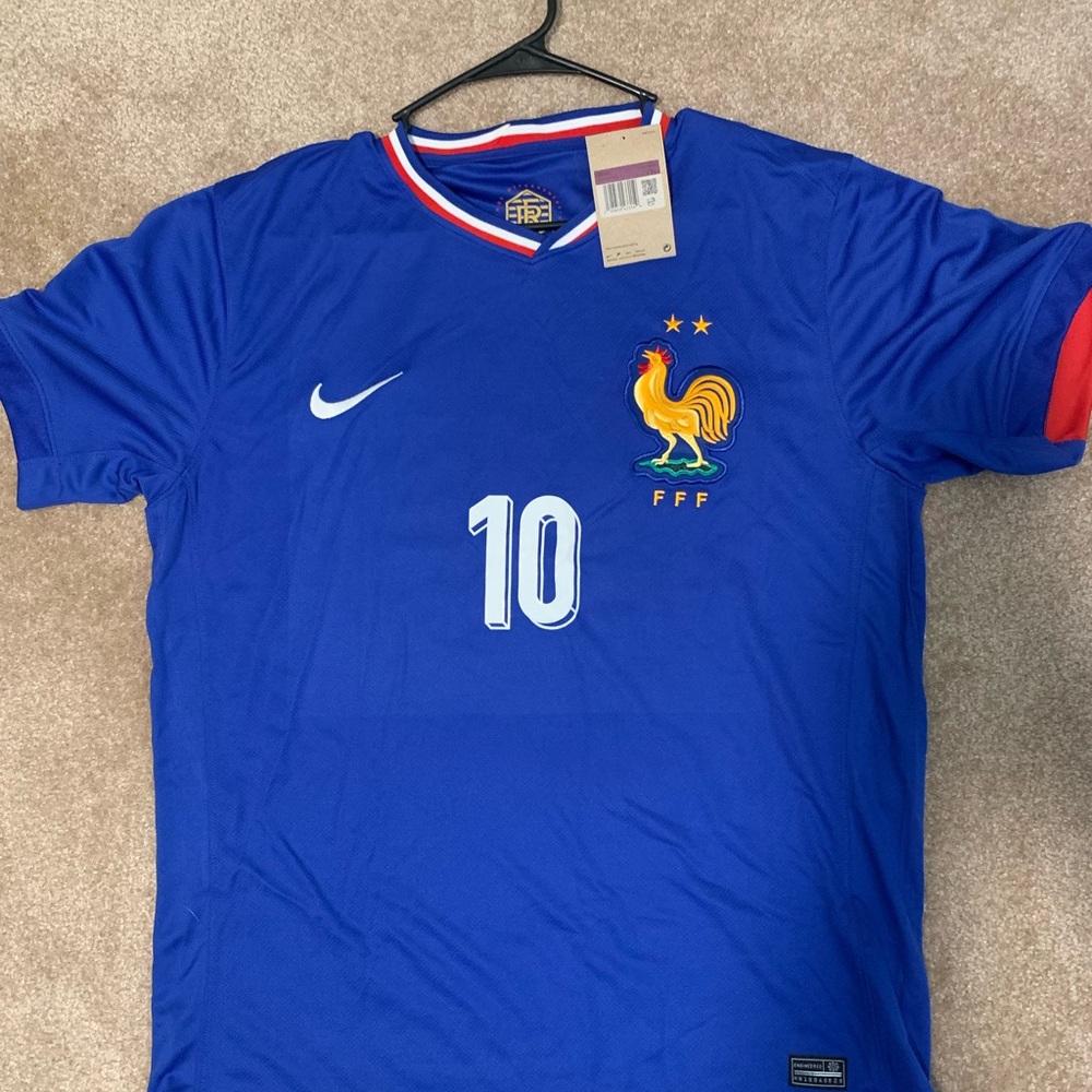 Kylian Mbappé 10 home France shirt XXL